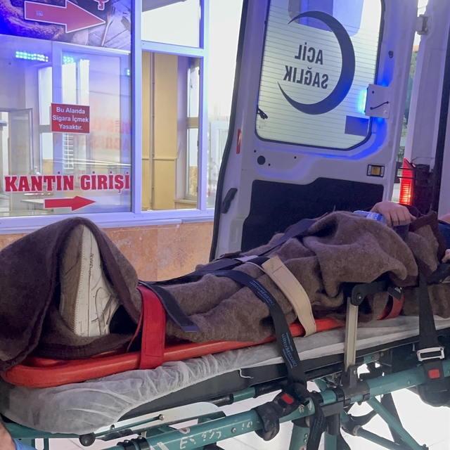 Sivas'ta yolcu otobüsü devrildi: 4 ölü, 40 yaralı (3)