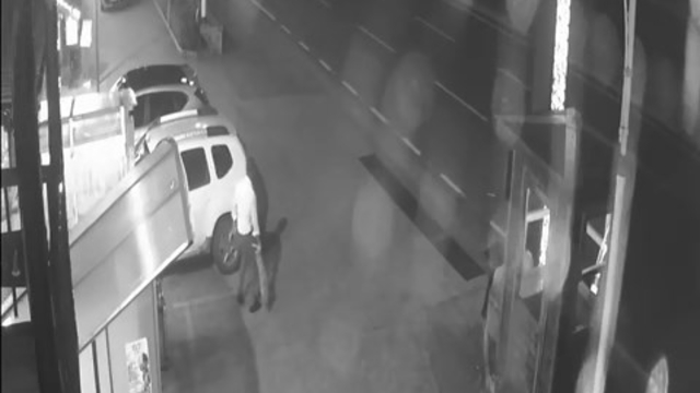 Karadeniz Sahil Yolu'nda yolcu otobüsü korkuluklara çarptı; kaza anı kamerada  (2)