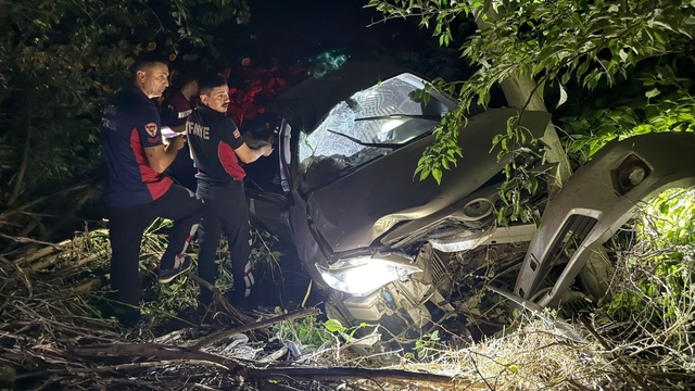 Tokat'ta tarlaya devrilen otomobildeki 6 kişi yaralandı