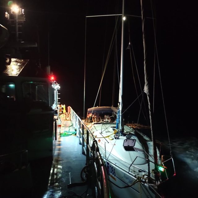 Köyceğiz açıklarında sürüklenen teknedeki 6 kişi kurtarıldı