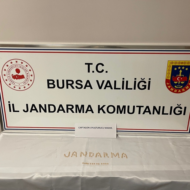 Yol kenarında uyuşturucu satan şüpheli yakalandı