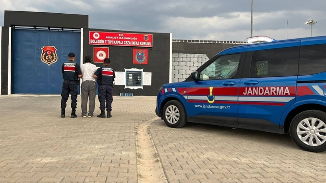 Afyonkarahisar'da 2 firari hükümlü yakalandı