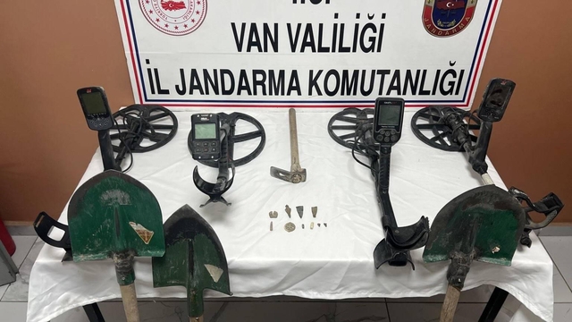 Van'da kaçakçılık operasyonlarında 32 şüpheli yakalandı