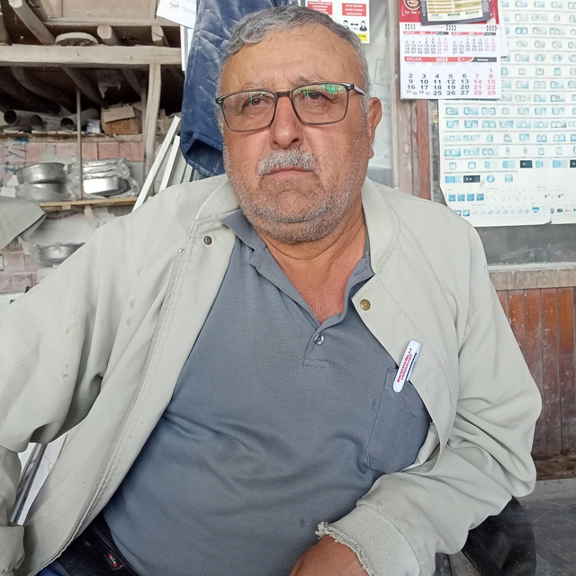 Köy meydanında karşılaştığı yeğenini tabancayla vurduğu anlar kamerada