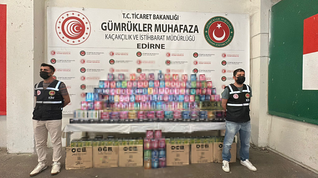 Kapıkule'de aranan TIR'da 3 bin 193 kaçak elektronik sigara ele geçirildi