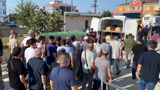 Kamyona çarpan otomobilin sürücüsü üniversiteli Hamdi Serdar toprağa verildi