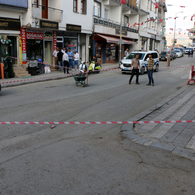 Malatya'da eski eşi tarafından silahla vurulan kadın hayatını kaybetti