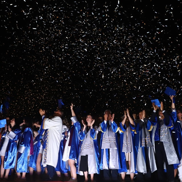 İzmir Yüksek Teknoloji Enstitüsü öğrencileri mezuniyet heyecanı yaşadı