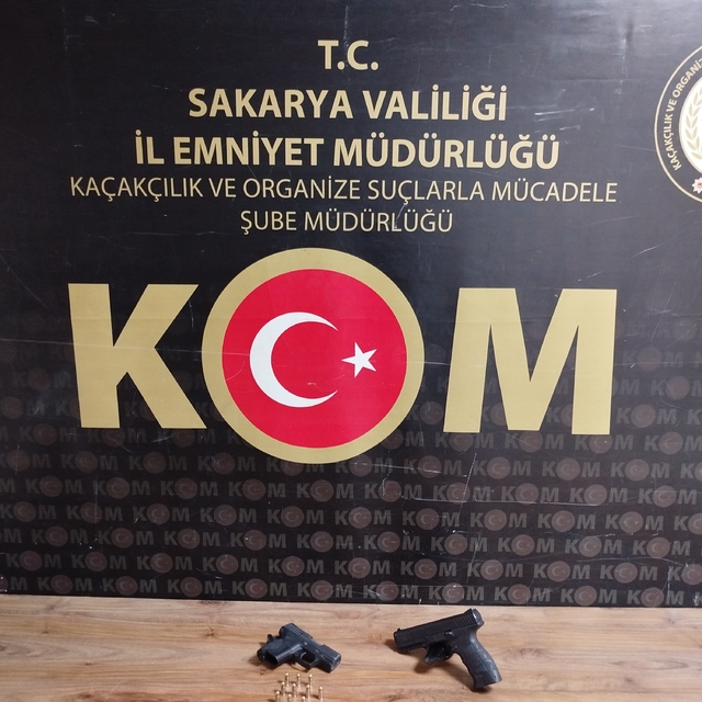 Sakarya'da sahte dolar ve silah operasyonu; 2 gözaltı