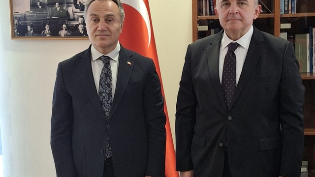 TOGÜ Rektörü Yılmaz, Kırgızistan-Türkiye Manas Üniversitesini ziyaret etti