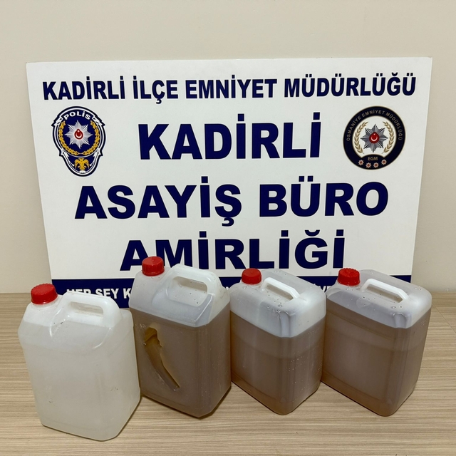 Osmaniye'de asayiş ve narkotik uygulamalarında yakalanan 8 şüpheli tutuklan...