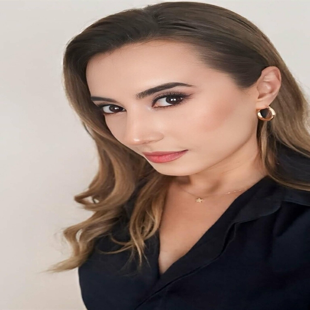 Yarış sunucusu Esen Gök, memleketi Aydın'da son yolculuğuna uğurlandı