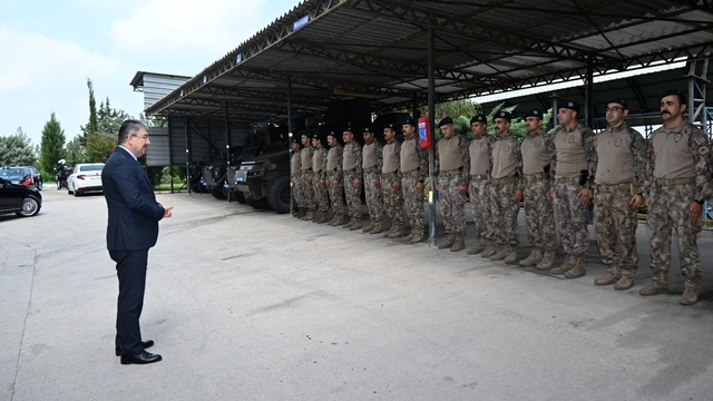 Suriye'de görev yapacak özel harekat polisleri dualarla uğurlandı