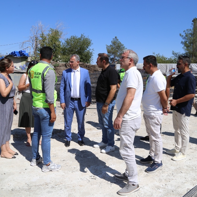 Diyarbakır İl Sağlık Müdürü Asiltürk, Yenişehir ve Kayapınar ilçelerindeki...