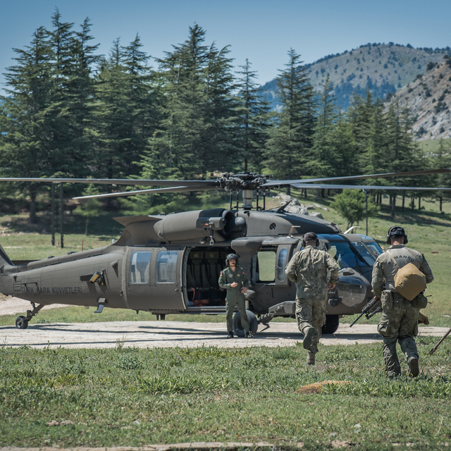 TSK'nın şampiyon keskin nişancıları, uluslararası yarışmalara zorlu eğitiml...