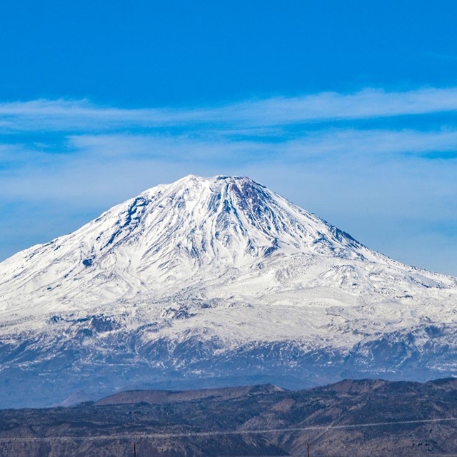 Ağrı Dağı'ndaki takke buzulu eriyor; 37 yılda yüzde 41 küçüldü