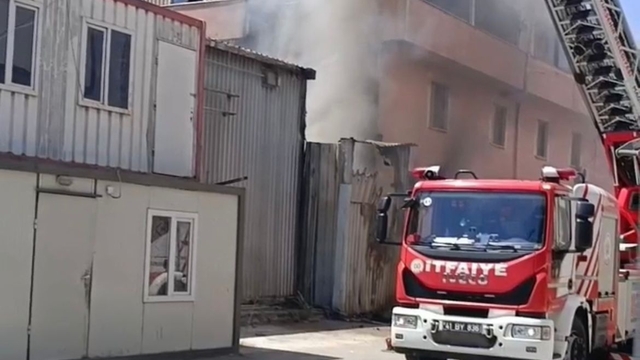 Kereste fabrikasında çıkan yangın büyümeden söndürüldü