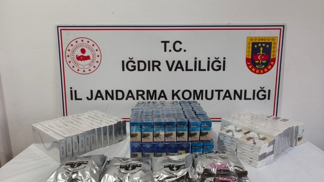 Iğdır'da kaçak sigara ve ilaç operasyonunda 4 şüpheli yakalandı