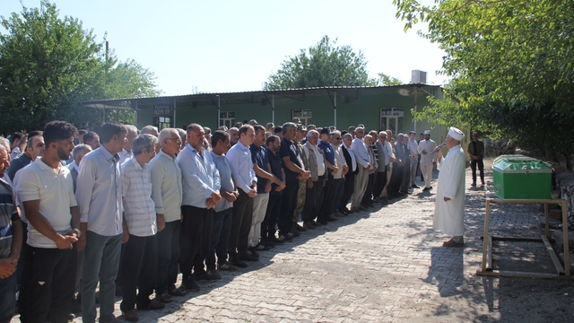 Kıbrıs gazisi Mustafa Altuntaş, Şanlıurfa'da son yolculuğuna uğurlandı