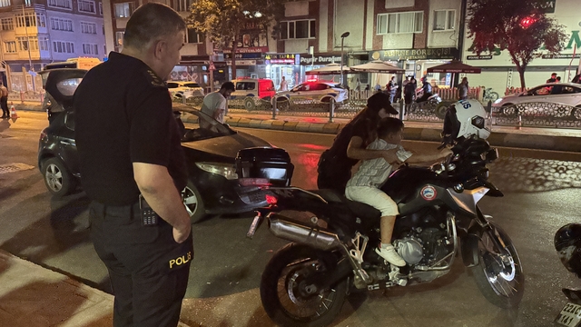 Edirne'de Emniyet Müdürü polis olmak isteyen çocuklara mesleği anlattı