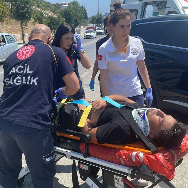 Bursa'da devrilen motosikletin sürücüsü yaralandı