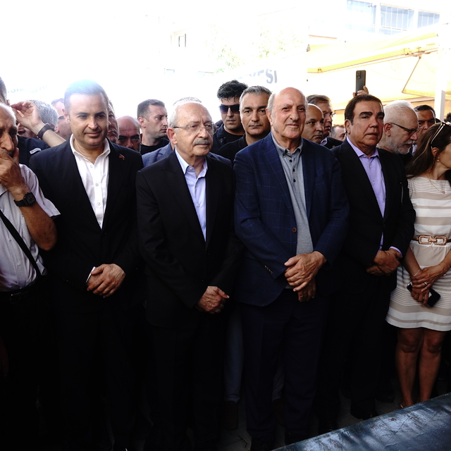 Eski CHP Genel Başkanı Kılıçdaroğlu'nun kardeşi Adil Kılıçdaroğlu'nun cenaz...