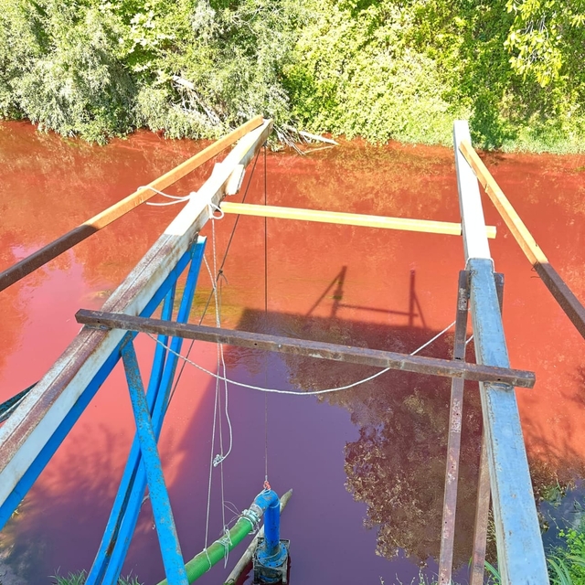 Mudurnu Çayı'nın rengi kırmızıya döndü