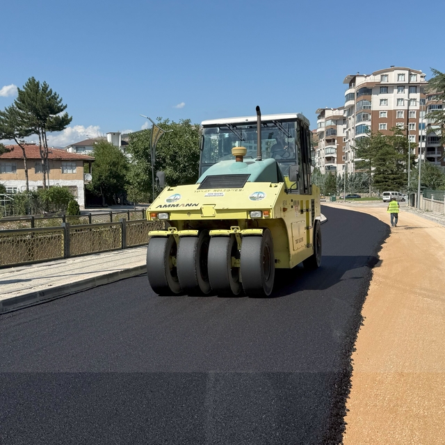 Kemer Mahallesi'nde yapılan asfalt ve kaldırım çalışmaları tamamlandı