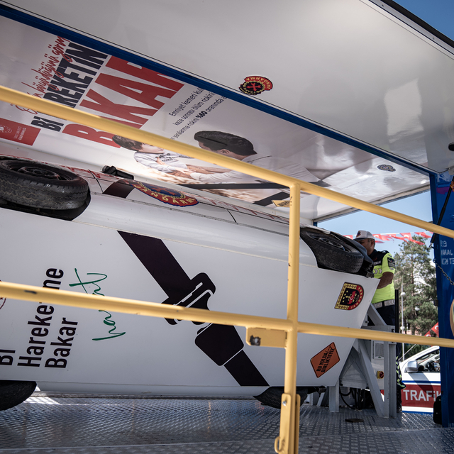 Erzurumlular emniyet kemerinin hayat kurtardığını simülasyon aracında deney...