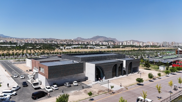 Başkan Büyükkılıç, Mimarsinan Kent Müzesi'nde incelemelerde bulundu