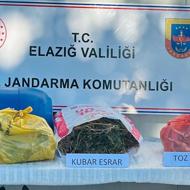 Elazığ'da uyuşturucu operasyonunda Hint keneviri ile esrar ele geçirildi