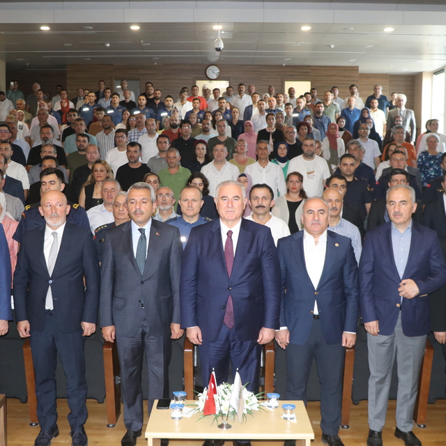 Kamu Başdenetçisi Akarca, "Ombudsman Rizelilerle Buluşuyor" programında kon...