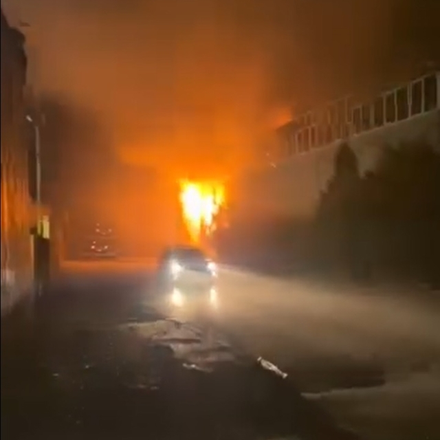 Kimya fabrikasının deposunda çıkan yangın söndürüldü