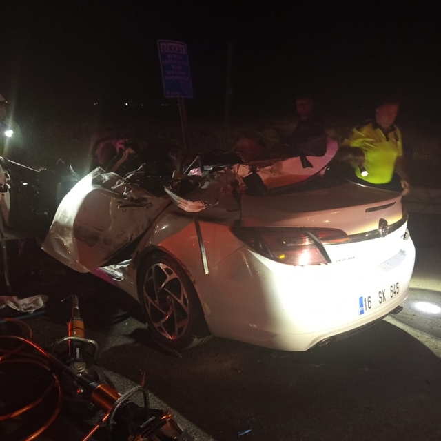 Bursa'da trafik kazasında aynı aileden 3 kişi öldü, 1 kişi yaralandı