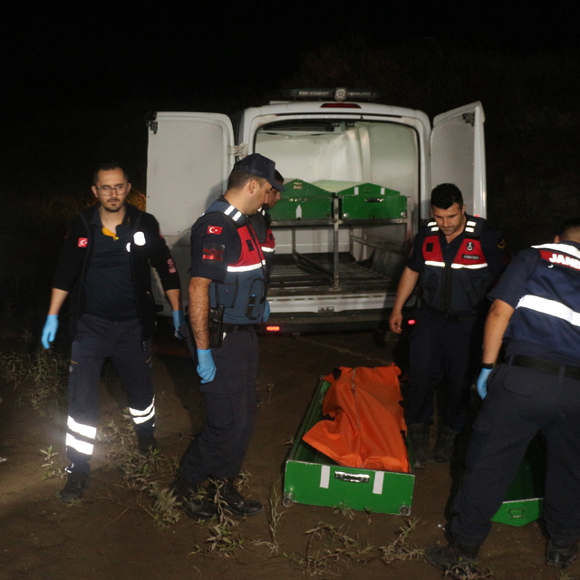 Kayıp olarak aranan 2 kuzenin bulunduğu otomobil Kelkit Çayı kenarında bulu...