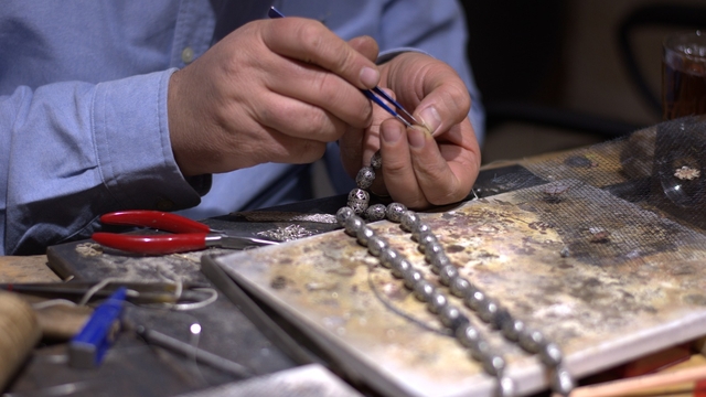 Mardin Artuklu Üniversitesinde "Tespih Tasarımı ve İmalatı Programı" açıldı