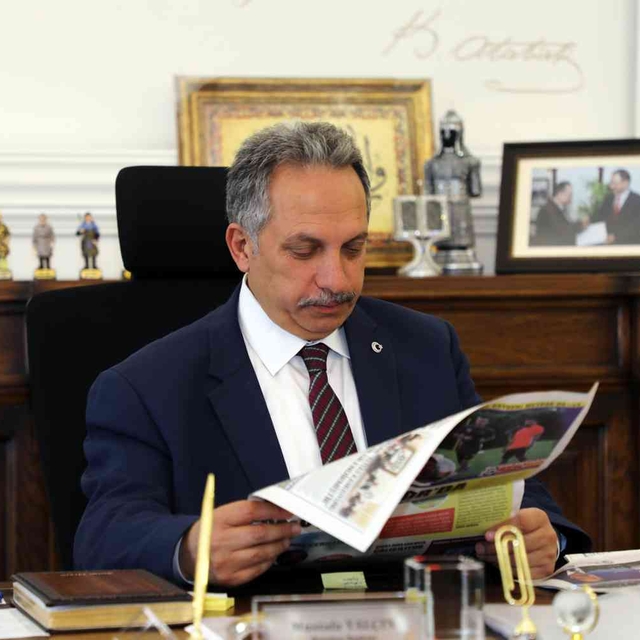 Talas Belediye Başkanı Yalçın, Gazeteciler ve Basın Bayramı dolayısıyla mes...