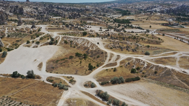 Kapadokya'da bunaltıcı sıcaklar öğle vaktinde sakinliğe neden oluyor