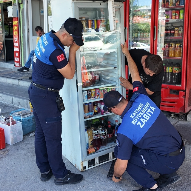 Büyükşehir Belediyesi Zabıta Daire Başkanlığı, Hunat Mahallesi'nde denetim...