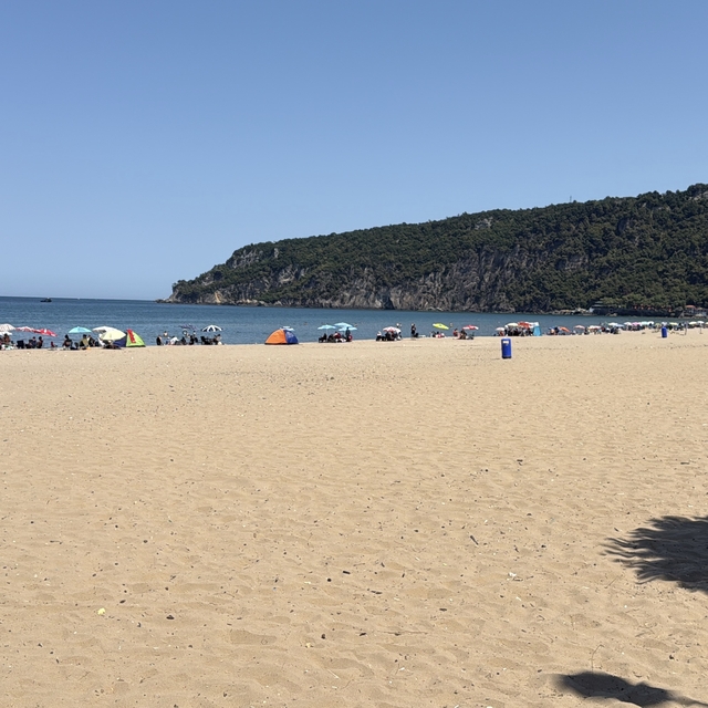Bartın'da dunuz suyu soğuk olunca plaj boş kaldı