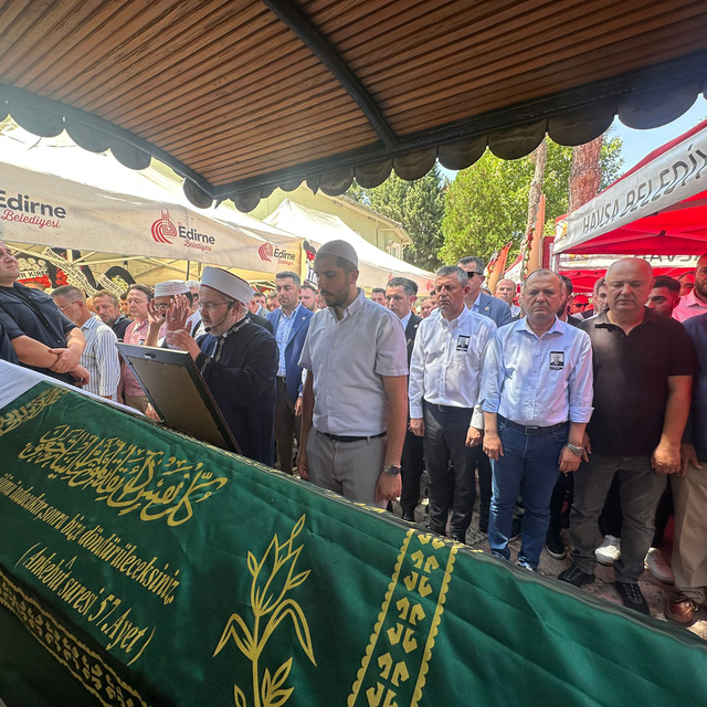 CHP lideri Özgür Özel, Edirne'de cenaze törenine katıldı