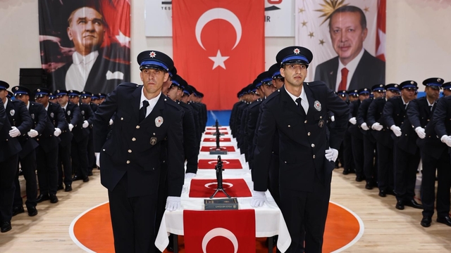 Amasya POMEM'deki eğitimlerini tamamlayan polis adayları yemin etti