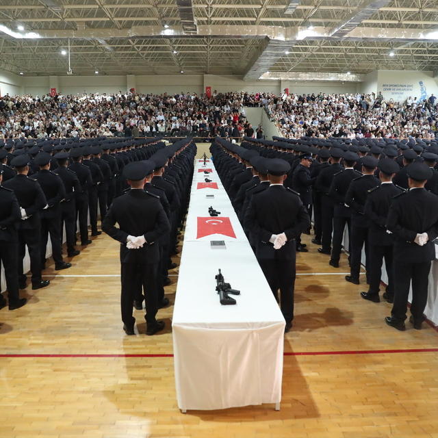 Erzincan'da eğitimlerini tamamlayan 449 polis adayı mezun oldu