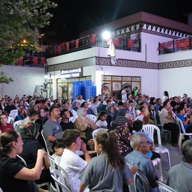 Güdül'de Yeşilçam filmleri vatandaşlardan ilgi gördü