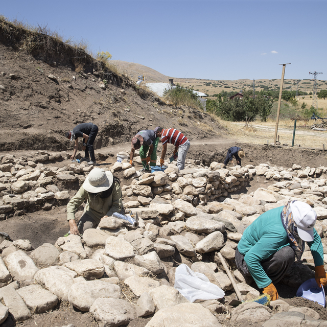 Tunceli'deki Tozkoparan Höyüğü'nde arkeolojik kazılara yeniden başlandı