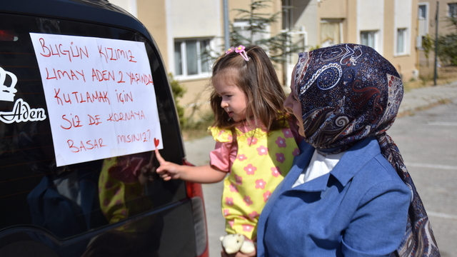 Van'da iki yaşına giren Umay'ın doğum günü için yüzlerce kişi korna çaldı