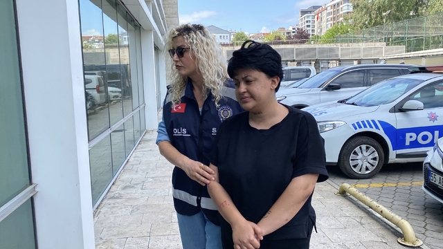 Annesini 11 yerinden bıçakla yaraladı (2)