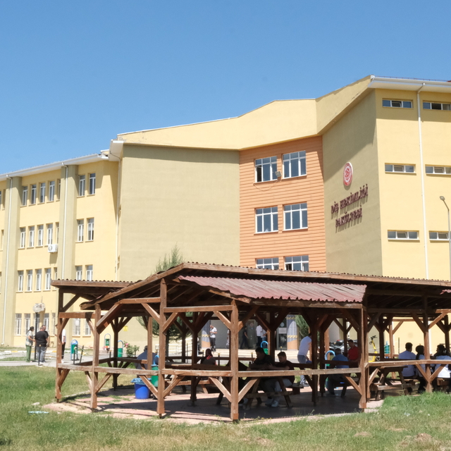 Sivas Cumhuriyet Üniversitesinde "dumansız hava sahası" uygulaması başlatıl...