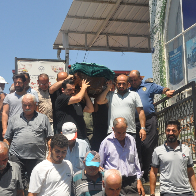 Trafik kazasında yaşamını yitiren AK Parti'li Çetin son yolculuğuna uğurlan...