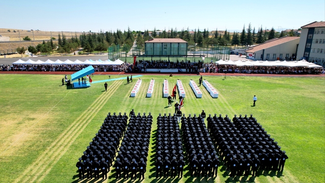 Kayseri'de eğitimlerini tamamlayan 312 polis adayı mezun oldu